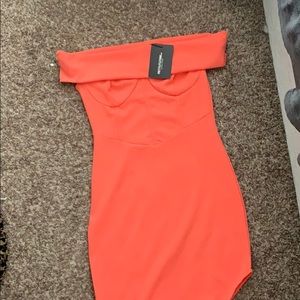 NWT Pretty Little Thing Coral Dress Size 6.